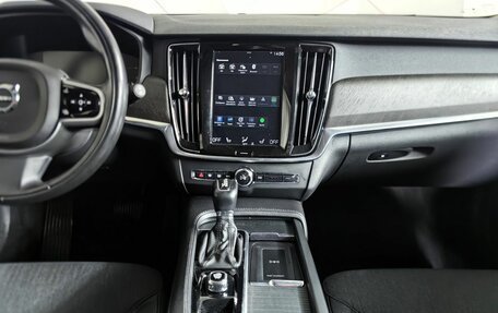 Volvo V90 Cross Country I рестайлинг, 2018 год, 2 855 000 рублей, 13 фотография