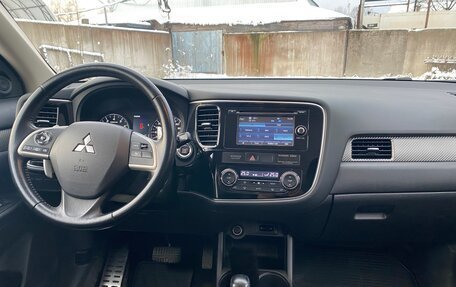 Mitsubishi Outlander III рестайлинг 3, 2013 год, 1 388 888 рублей, 3 фотография