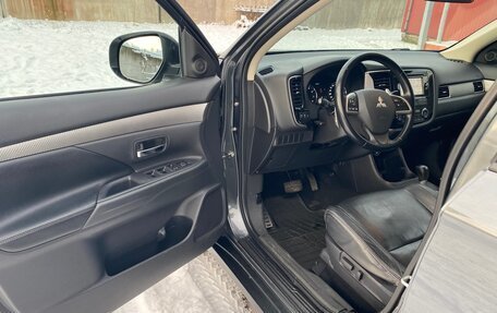 Mitsubishi Outlander III рестайлинг 3, 2013 год, 1 388 888 рублей, 5 фотография