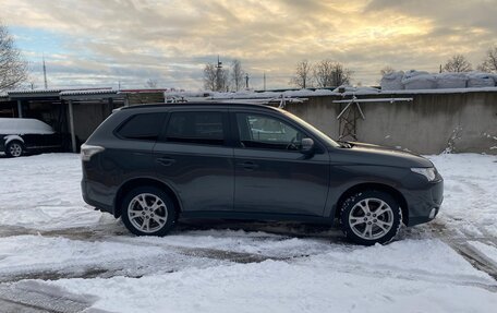 Mitsubishi Outlander III рестайлинг 3, 2013 год, 1 388 888 рублей, 7 фотография