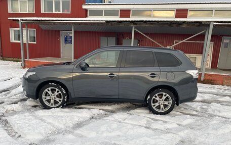 Mitsubishi Outlander III рестайлинг 3, 2013 год, 1 388 888 рублей, 11 фотография