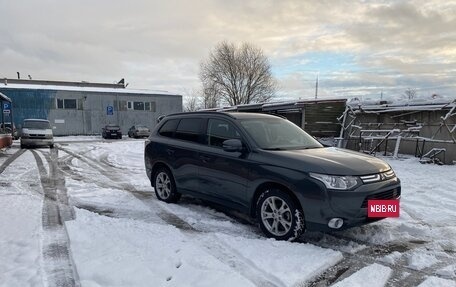 Mitsubishi Outlander III рестайлинг 3, 2013 год, 1 388 888 рублей, 8 фотография