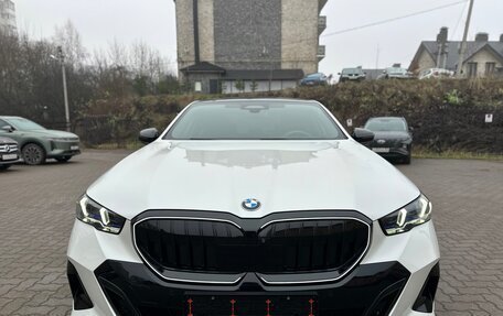 BMW 5 серия, 2024 год, 8 000 000 рублей, 13 фотография