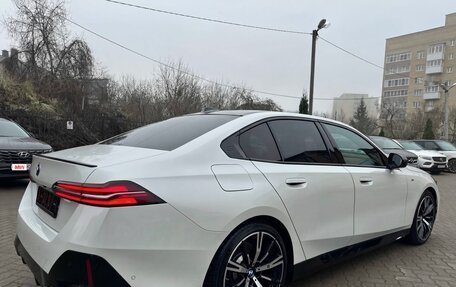 BMW 5 серия, 2024 год, 8 000 000 рублей, 28 фотография