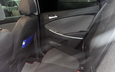 Hyundai Solaris II рестайлинг, 2013 год, 800 000 рублей, 8 фотография