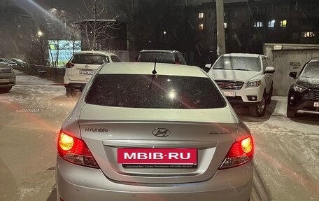 Hyundai Solaris II рестайлинг, 2013 год, 800 000 рублей, 3 фотография