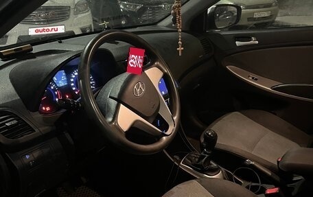 Hyundai Solaris II рестайлинг, 2013 год, 800 000 рублей, 5 фотография