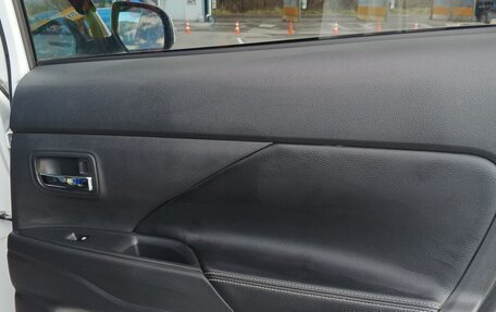 Mitsubishi Outlander III рестайлинг 3, 2017 год, 1 930 000 рублей, 19 фотография