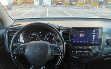 Mitsubishi Outlander III рестайлинг 3, 2017 год, 1 930 000 рублей, 20 фотография