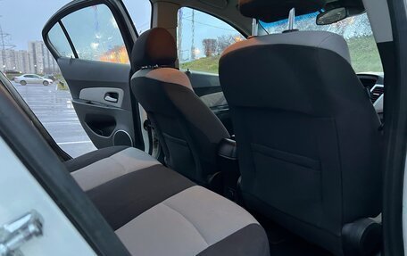 Chevrolet Cruze II, 2011 год, 648 000 рублей, 8 фотография