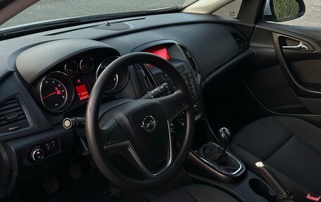 Opel Astra J, 2011 год, 575 000 рублей, 2 фотография