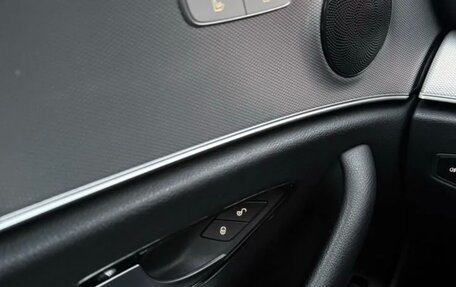 Mercedes-Benz E-Класс, 2019 год, 2 150 000 рублей, 12 фотография