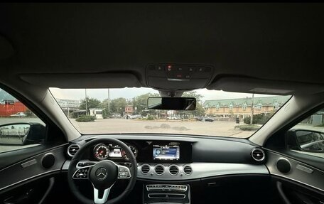 Mercedes-Benz E-Класс, 2019 год, 2 150 000 рублей, 9 фотография