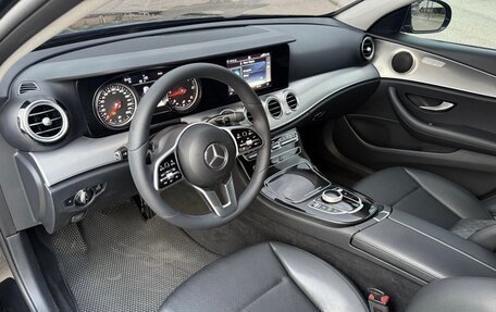 Mercedes-Benz E-Класс, 2019 год, 2 150 000 рублей, 13 фотография