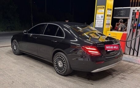 Mercedes-Benz E-Класс, 2019 год, 2 150 000 рублей, 7 фотография