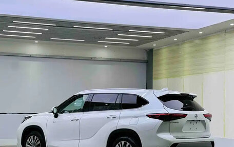 Toyota Highlander, 2024 год, 6 390 099 рублей, 4 фотография