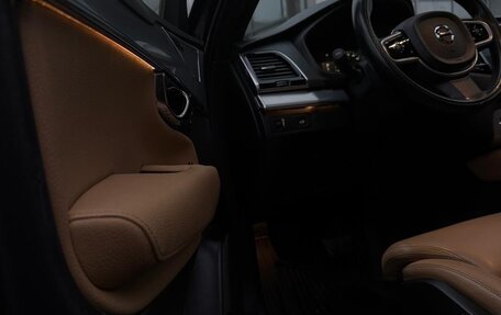 Volvo XC90 II рестайлинг, 2018 год, 3 700 000 рублей, 10 фотография