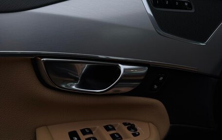 Volvo XC90 II рестайлинг, 2018 год, 3 700 000 рублей, 14 фотография