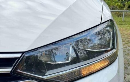 Volkswagen Touran III, 2021 год, 1 555 898 рублей, 3 фотография