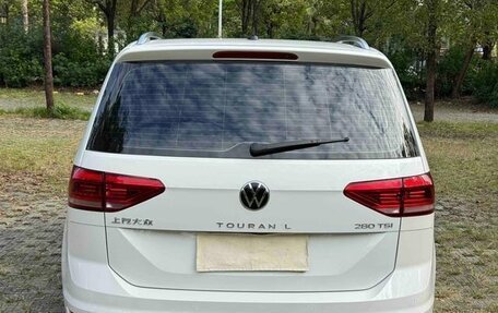 Volkswagen Touran III, 2021 год, 1 555 898 рублей, 8 фотография