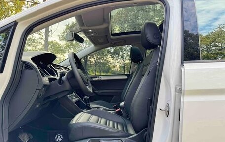 Volkswagen Touran III, 2021 год, 1 555 898 рублей, 11 фотография