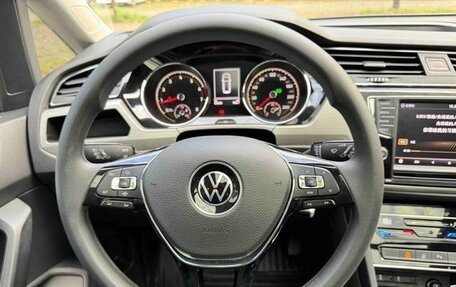 Volkswagen Touran III, 2021 год, 1 555 898 рублей, 16 фотография