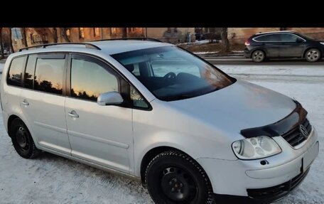 Volkswagen Touran III, 2006 год, 585 000 рублей, 2 фотография