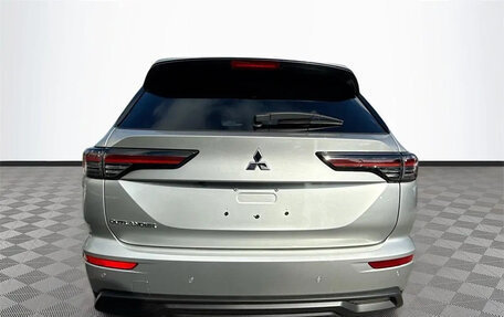 Mitsubishi Outlander, 2025 год, 5 500 000 рублей, 6 фотография