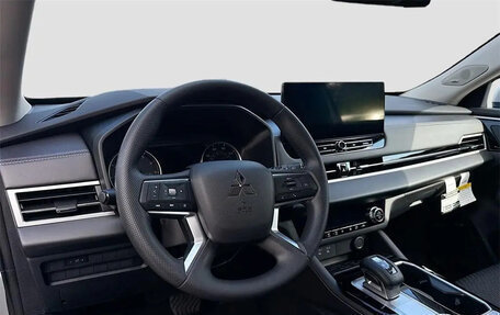 Mitsubishi Outlander, 2025 год, 5 500 000 рублей, 10 фотография