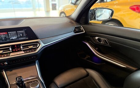 BMW 3 серия, 2019 год, 3 550 000 рублей, 24 фотография