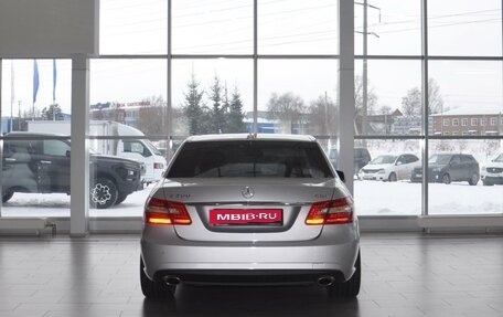 Mercedes-Benz E-Класс, 2010 год, 1 680 000 рублей, 4 фотография