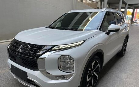 Mitsubishi Outlander, 2023 год, 3 980 000 рублей, 1 фотография