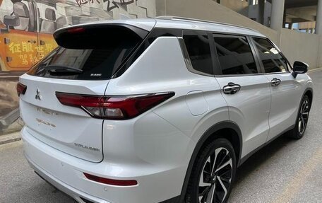 Mitsubishi Outlander, 2023 год, 3 980 000 рублей, 7 фотография