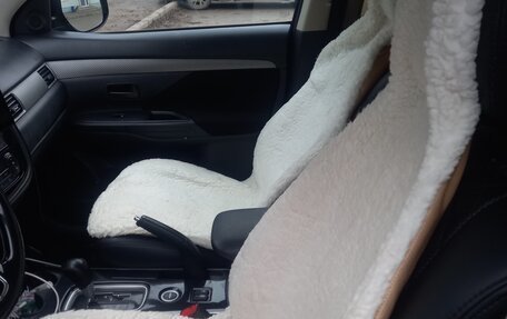 Mitsubishi Outlander III рестайлинг 3, 2018 год, 2 100 000 рублей, 5 фотография