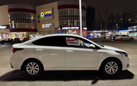 Hyundai Solaris II рестайлинг, 2018 год, 1 180 000 рублей, 4 фотография