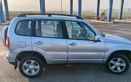 Chevrolet Niva I рестайлинг, 2015 год, 580 000 рублей, 4 фотография