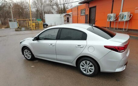 KIA Rio IV, 2020 год, 1 580 000 рублей, 2 фотография