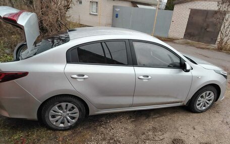 KIA Rio IV, 2020 год, 1 580 000 рублей, 3 фотография