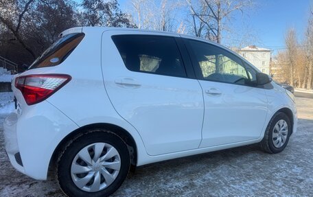 Toyota Vitz, 2018 год, 945 000 рублей, 7 фотография