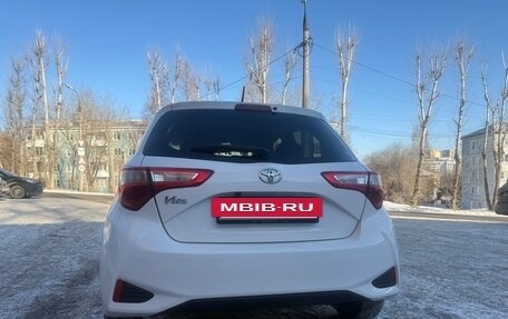Toyota Vitz, 2018 год, 945 000 рублей, 4 фотография