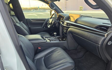 Lexus LX III, 2017 год, 8 250 000 рублей, 26 фотография