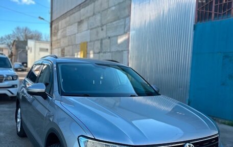 Volkswagen Tiguan II, 2016 год, 1 899 000 рублей, 2 фотография