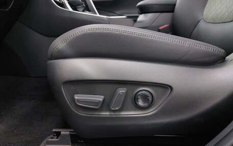 Toyota RAV4, 2025 год, 4 550 000 рублей, 18 фотография