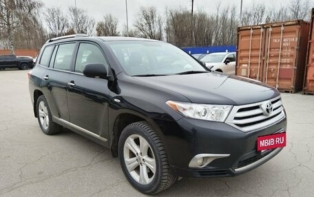 Toyota Highlander III, 2011 год, 1 728 000 рублей, 4 фотография
