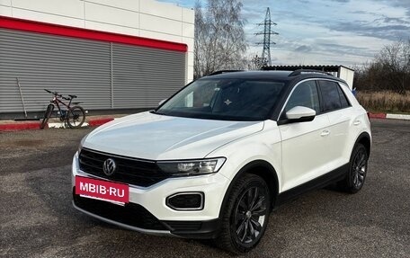 Volkswagen T-Roc I, 2019 год, 2 299 000 рублей, 2 фотография