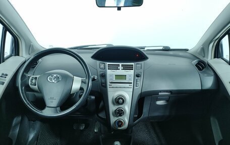 Toyota Yaris III рестайлинг, 2007 год, 649 000 рублей, 9 фотография