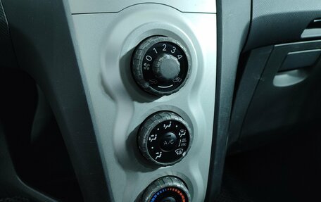 Toyota Yaris III рестайлинг, 2007 год, 649 000 рублей, 11 фотография