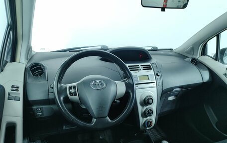 Toyota Yaris III рестайлинг, 2007 год, 649 000 рублей, 14 фотография