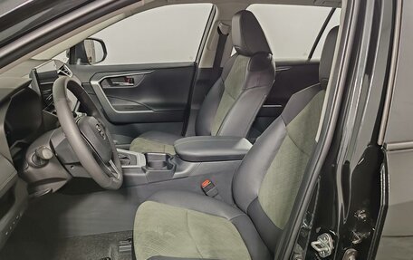 Toyota RAV4, 2025 год, 4 390 000 рублей, 9 фотография