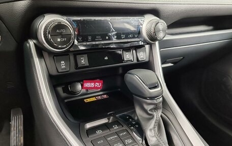 Toyota RAV4, 2025 год, 4 390 000 рублей, 15 фотография